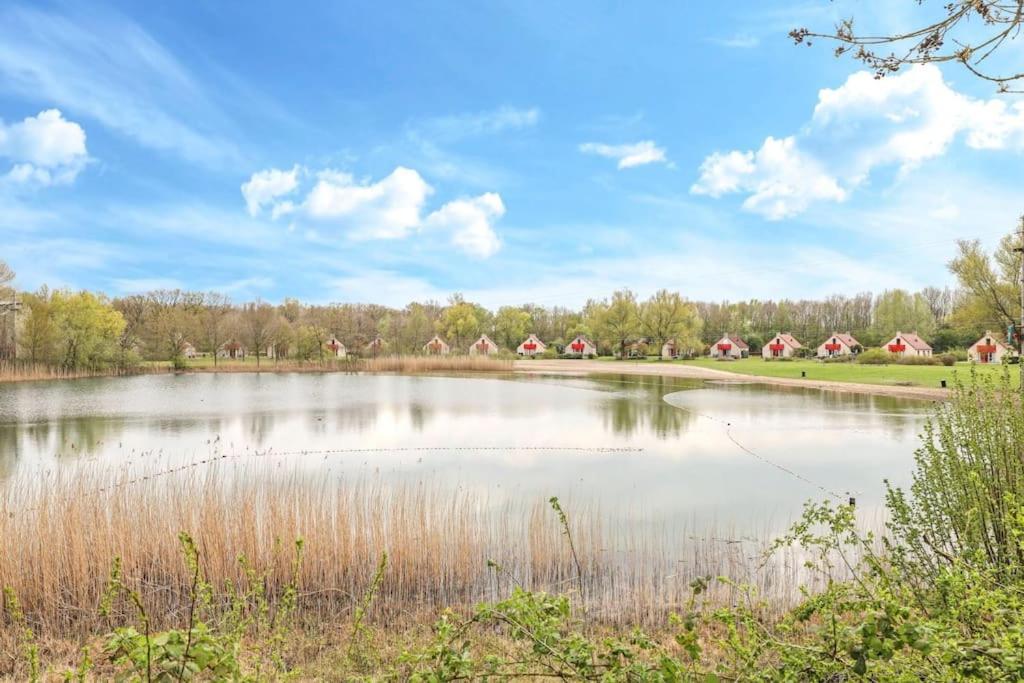 Gezellige Vakantiewoning Aan Het Water In Ewijk - Recreational Only No Workers Eksteriør bilde