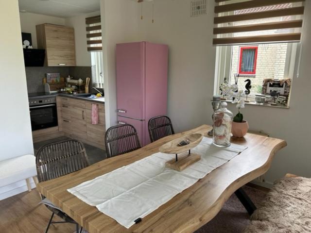 Gezellige Vakantiewoning Aan Het Water In Ewijk - Recreational Only No Workers Eksteriør bilde